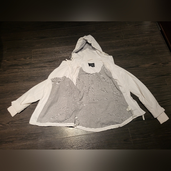 Windproof coat / Manteau coupe-vent - Picture 7 of 13